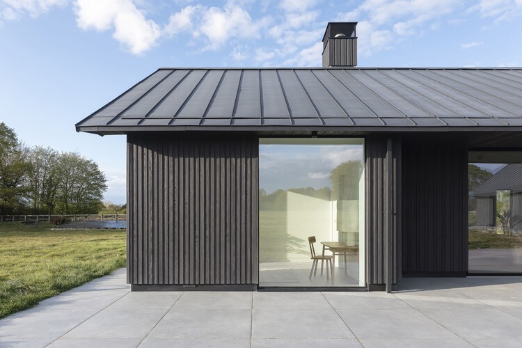 Weald House / MailenDesign + Peter Bradford Architects - Photography Exterior, Windows, Facade