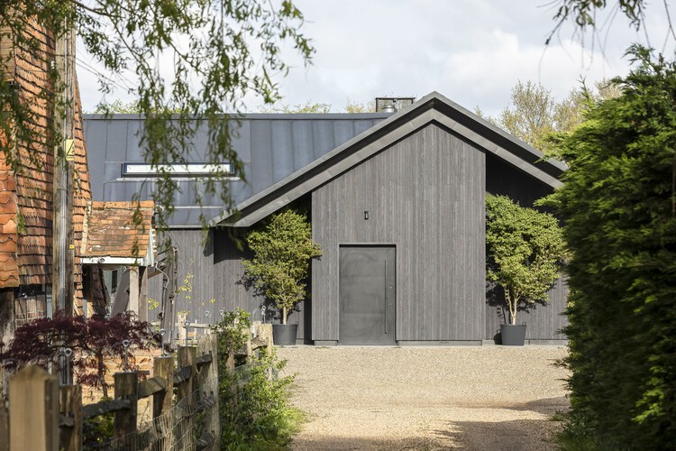 Weald House / MailenDesign + Peter Bradford Architects - Exterior, Door, Facade Photography